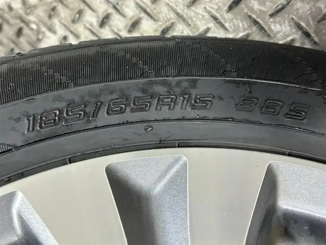 ホンダ フリード ハイブリット ジャストセレクション+ 大阪府 2014(平26)年 2.8万km スーパープラチナメタリック 純正ナビ(フルセグ/DVD再生/Bluetooth) バックカメラ ETC クルコン 両側パワースライドドア オートライト ハーフレザー HIDヘッドライト スマートキー