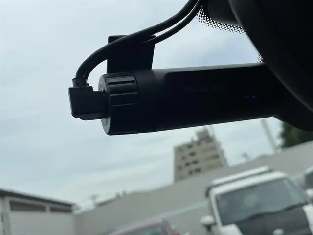 ポルシェ マカン S 東京都 2016(平28)年 6.8万km ピュアホワイト 2017年モデル/純正ナビ（BT/FM/AM）/クルーズコントロール/車線逸脱警告システム/レーンチェンジアシスト/全方位カメラ/パドルシフト/ブラウンレザーシート/シートヒーター（D/N）/パワーシート（D/N）/パワーバックドア/キーレスキー×２/ドライブレコーダー（前後）/ETC