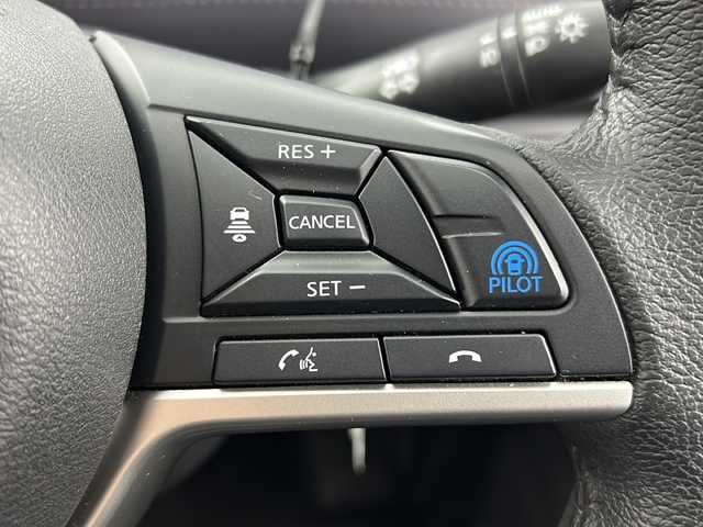 日産 セレナ ハイウェイスター V 三重県 2021(令3)年 3.8万km ブリリアントホワイトパール 禁煙車/純正ナビ（フルセグ・CD・DVD・Bluetooth・SD・AUX）/アラウンドビューモニター/プロパイロット/インテリジェントルームミラー/エマージェンシーブレーキ/両側パワースライドドア/ハンズフリースライドドア/LEDヘッドライト（オートライト）/LEDフォグランプ/電子パーキングブレーキ/オートホールド/前方ドライブレコーダー/ブラインドスポットモニター/前後クリアランスソナー