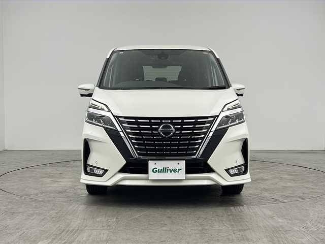 日産 セレナ ハイウェイスター V 三重県 2021(令3)年 3.8万km ブリリアントホワイトパール 禁煙車/純正ナビ（フルセグ・CD・DVD・Bluetooth・SD・AUX）/アラウンドビューモニター/プロパイロット/インテリジェントルームミラー/エマージェンシーブレーキ/両側パワースライドドア/ハンズフリースライドドア/LEDヘッドライト（オートライト）/LEDフォグランプ/電子パーキングブレーキ/オートホールド/前方ドライブレコーダー/ブラインドスポットモニター/前後クリアランスソナー