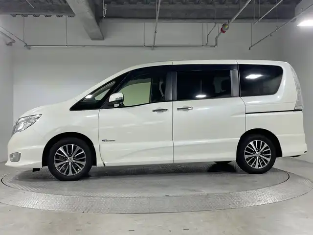 日産 セレナ HWS S HV Vセレ +SeftyⅡ 神奈川県 2016(平28)年 4.7万km ブリリアントホワイトパール 純正8型SDナビゲーション【MM515D-L】/AM FM フルセグ Bluetooth CD DVD/アラウンドビューモニター/純正フリップダウンモニター/両側パワースライドドア/エマージェンシーブレーキ/車線逸脱警報システム/踏み間違い衝突防止アシスト/ふらつき警報/クルーズコントロール/アイドリングストップ/ETC/ECO/前方ドライブレコーダー/プッシュスタート/インテリジェントキー/純正16インチアルミホイル/LEDヘッドライト/オートライト/ドアバイザー