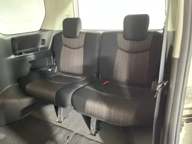 日産 セレナ HWS S HV Vセレ +SeftyⅡ 神奈川県 2016(平28)年 4.7万km ブリリアントホワイトパール 純正8型SDナビゲーション【MM515D-L】/AM FM フルセグ Bluetooth CD DVD/アラウンドビューモニター/純正フリップダウンモニター/両側パワースライドドア/エマージェンシーブレーキ/車線逸脱警報システム/踏み間違い衝突防止アシスト/ふらつき警報/クルーズコントロール/アイドリングストップ/ETC/ECO/前方ドライブレコーダー/プッシュスタート/インテリジェントキー/純正16インチアルミホイル/LEDヘッドライト/オートライト/ドアバイザー