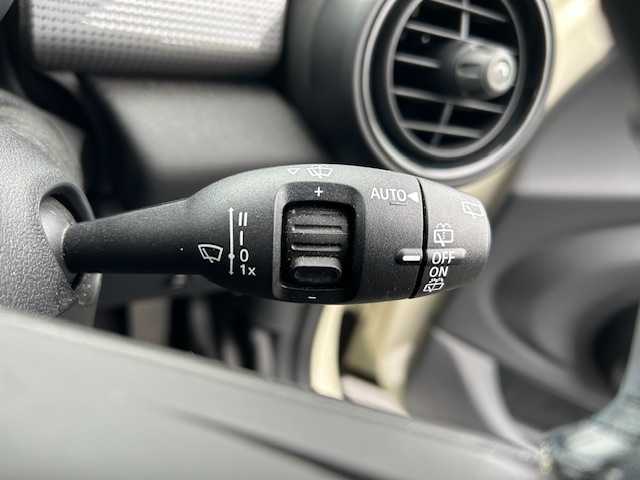 ＭＩＮＩ ミニ クーパー D 大阪府 2020(令2)年 1.8万km ペッパー・ホワイト 純正ナビ　/Ｂｌｕｅｔｏｏｔｈ　/バックカメラ　/レザーシート　/革巻きハンドル　/ＬＥＤヘッドライト　/純正ＥＴＣ　/前後ドライブレコーダー　/ＵＳＢ　/フロアーマット　/１６インチアルミホイール/前後コーナーセンサー
