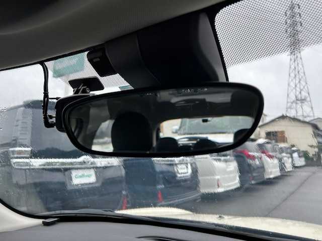 ＭＩＮＩ ミニ クーパー D 大阪府 2020(令2)年 1.8万km ペッパー・ホワイト 純正ナビ　/Ｂｌｕｅｔｏｏｔｈ　/バックカメラ　/レザーシート　/革巻きハンドル　/ＬＥＤヘッドライト　/純正ＥＴＣ　/前後ドライブレコーダー　/ＵＳＢ　/フロアーマット　/１６インチアルミホイール/前後コーナーセンサー