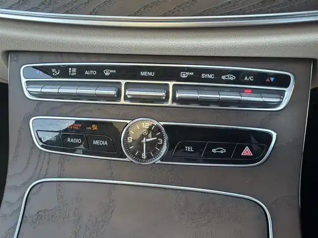 メルセデス・ベンツ Ｅ４５０ 4マチック ステーションワゴン エクスクルーシブ 茨城県 2019(令1)年 7.8万km ダイヤモンドホワイト 4WD/レーダーセーフティパッケージ/ACC/純正ナビ/バックカメラ/360°カメラ/パワーシート/白レザーシート/シートヒーター/LEDヘッドライト/アンビエントライト/ETC/ドライブレコーダー