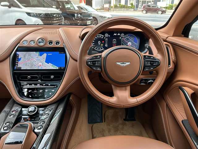アストンマーティン Ａ・マーチン ＤＢＸ 707 神奈川県 2023(令5)年 1万km ダークグレー DBX707/ディーラー車/外装色　カンバーランドグレー/内装色　センテナリーサドルタン/右ハンドル/23インチAWテクスチャードブラック/レザーシート/パワーシート/サンルーフ/３６０°カメラシステム/ナビゲーション/ETC2.0