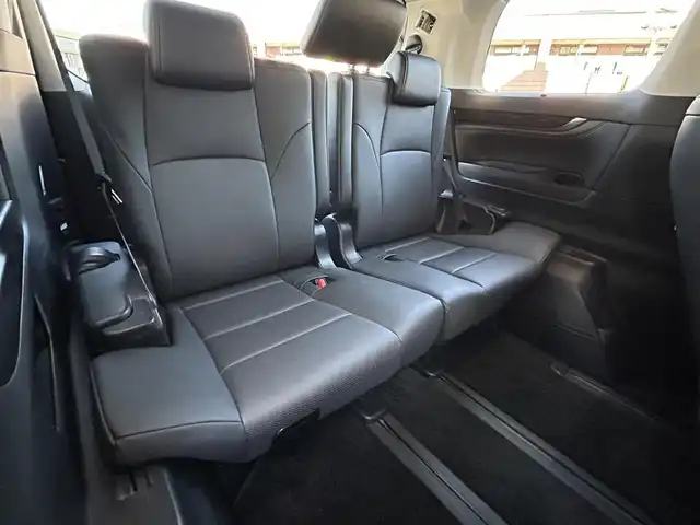 トヨタ アルファードハイブリット SR Cパッケージ 福岡県 2022(令4)年 5.6万km ホワイトパールクリスタルシャイン ワンオーナー/サンルーフ/JBLプレミアムサウンド/純正12.1インチフリップダウンモニター/デジタルインナーミラー/純正10.5インチメモリナビ/　（AM/FM/CD/DVD/Miracast/Bluetooth/フルセグTV）/パノラミックビューモニター/バック/フロント/サイドカメラ/トヨタセーフティセンス/・プリクラッシュセーフティ/・レーントレーシングアシスト/・オートマチックハイビーム/・ロードサインアシスト/・レーダークルーズコントロール/・先行車発進告知機能/・リアクロストラフィックアラート/パーキングアシスト/ブラインドスポットモニター/オートライト/コーナーセンサー/クリアランスソナー/純正17インチAW/両側パワースライドドア/パワーバックドア/COMTEC前後ドライブレコーダー【ZDR026】/ビルトインETC2.0/ステアリングヒーター/黒色レザーシート/シートメモリ（D席）/パワーシート（1.2列目）/シートヒーター（D/N）/エアシート（D/N）/キャップテンシート/オットマン/純正フロアマット/ドアバイザー/スペアキー×1/ISOFIX/保証書/取扱説明書/ナビ取扱説明書