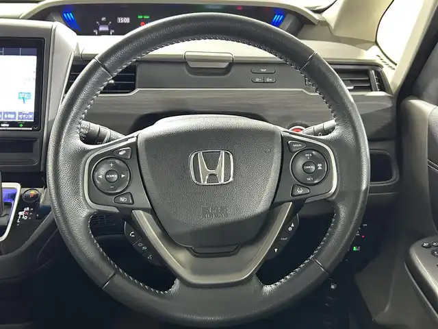 ホンダ フリード＋ ハイブリット G ホンダセンシング 佐賀県 2018(平30)年 4.2万km シトロンドロップ 純正9インチナビ/フルセグTV/Bluetooth/CD/DVD/バックカメラ/ビルトインETC/前方・後方ドライブレコーダー/両側パワースライドドア/ホンダセンシング/レーダークルーズコントロール/クリアランスソナー/ステアリングリモコン/後席サンシェード/純正15インチアルミホイール/純正フロアマット