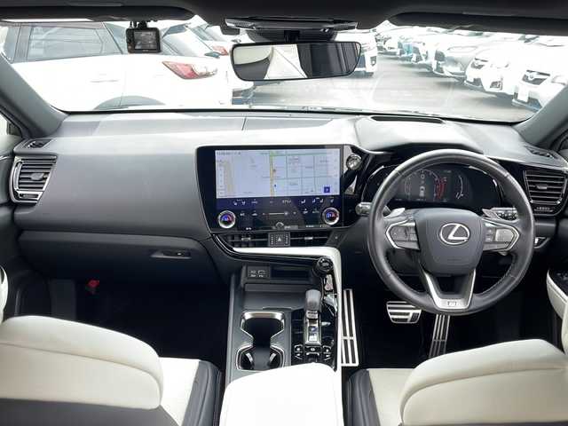レクサス ＮＸ 350 Fスポーツ 道北・旭川 2023(令5)年 4.2万km グラファイトブラックガラスフレーク ・4WD/・禁煙車/・革シート/・3眼LEDヘッドライト/・サンルーフ /・純正メモリナビ/ BT/USB/フルセグ/・パノラミックビューモニター/・セーフティシステムプラス/・PCS/・LDA/・PKSB/・RCTA/・ACC/・BSM/・RCD/・RSA/・HUD/・安心降車アシスト/・クリアランスソナー /・アイドリングストップ/・運転席メモリシート/・パワーシート /・シートヒーター /・エアシート /・ステアリングヒーター/・ミラーヒーター /・パドルシフト/・オートハイビーム/・オートライト/・フォグライト /・ヘッドライトウォッシャー/・オートリトラミラー /・オートワイパー/・ビルトインETC2.0/・前後ドライブレコーダー/・AC100V/・純正フロアマット