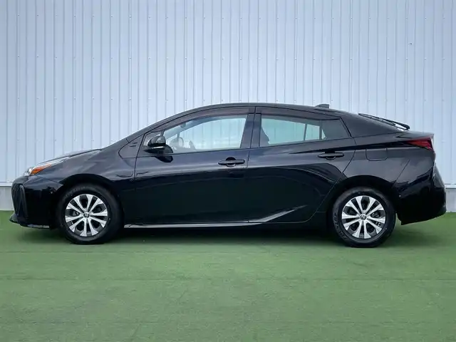 トヨタ プリウス A プレミアム 香川県 2020(令2)年 2.3万km アティチュードブラックマイカ トヨタセーフティーセンス/・プリクラッシュ/・LTA/純正11インチナビ（OP)/パノラミックビュー/バックカメラ/レザーシート/パワーシート/シートヒーター/ベンチレーション/革巻きステアリング/ステアリングリモコン/レーダークルーズコントロール/HUD/BSM/LEDライト/スマートキー/プッシュスタート