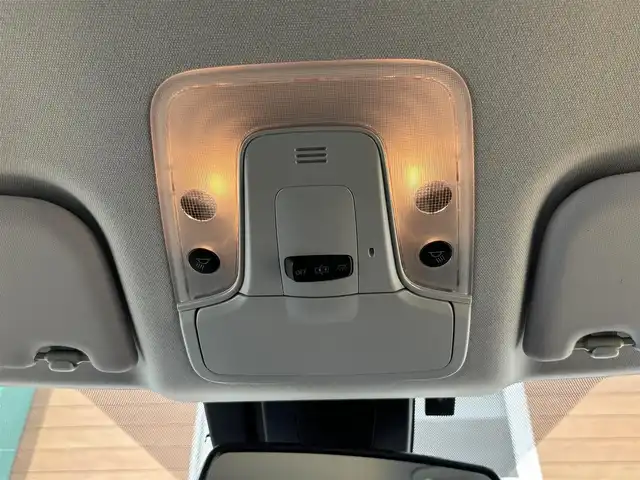 トヨタ プリウス Sセーフティプラス ツートーン 宮崎県 2018(平30)年 9.1万km アティチュードブラックマイカ/ホワイトパールクリスタルシャイン 純正ナビ/Bluetooth/バックカメラ/ETC/フルセグテレビ/レーダークルーズコントロール/プリクラッシュセーフティ/レーンディパーチャーアラート/バックソナー/純正17インチアルミ/オートマチックハイビーム/トノカバー