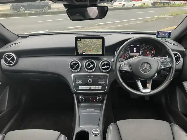 メルセデス・ベンツ Ａ１８０ AMG スタイル 広島県 2018(平30)年 5.5万km カルサイトホワイト 純正ナビ・フルセグTV/バックカメラ/ハーフレザーシート/シートヒーター/LEDオートライト/パドルシフト/レーダークルーズコントロール/アクティブブレーキアシスト/アテンションアシスト/ブラインドスポットアシスト/レーンキープアシスト/コーナーセンサー/キーレスゴー
