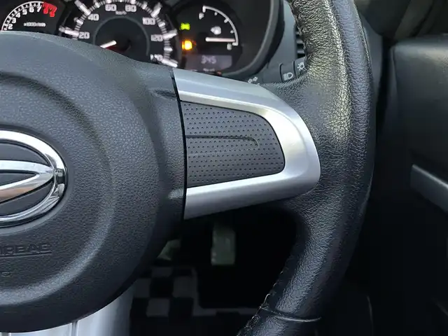 ダイハツ コペン ローブ 愛知県 2014(平26)年 5.2万km リキッドシルバーM D-SPORTタワーバー＆スポーツマフラー/・純正ダイアトーンメモリーナビ/・フルセグテレビ/・CD/DVD/Blu-ray再生機能/・ミュージックサーバー（SD録音機能）/・ETC/・バックカメラ/・シートカバー（コペンロゴあり）/・シートヒーター（運転席・助手席）/・純正フロアマット/・純正１６インチアルミホイール/●D-SPORTスポーツマフラー/●D-SPORTストラットタワーバー/●PIVOT ３DRIVEスロットルコントローラー/●GR-SPORT用サスペンション/・純正LEDヘッドライト/・純正オプションオートライト/・コーナーセンサー/・スマートキー/・オートエアコン