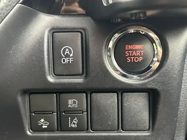 トヨタ ヴォクシー ZS 煌Ⅲ 愛知県 2021(令3)年 5.7万km イナズマスパーキングブラックガラスフレーク 禁煙車/純正10インチナビ/（CD/DVD/Bluetooth/フルセグTV/USB/HDMI)/バックカメラ/フリップダウンモニター/トヨタセーフティセンス/・プリクラッシュセーフティ/・レーンディパーチャーアラート/・オートマチックハイビーム/・パーキングサポートブレーキ/・クリアランスソナー/クルーズコントロール/ETC2.0/前後ドライブレコーダー/ハーフレザーシート/両側パワースライドドア/アイドリングストップ/純正16インチアルミホイール/スマートキー/スペアキー1本/プッシュスタート/LEDヘッドライト/フロントフォグランプ/オートライト/横滑り防止装置/フロアマット/電動格納ミラー