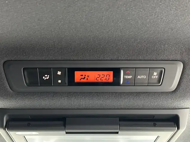 トヨタ ヴォクシー ZS 煌Ⅲ 愛知県 2021(令3)年 5.7万km イナズマスパーキングブラックガラスフレーク 禁煙車/純正10インチナビ/（CD/DVD/Bluetooth/フルセグTV/USB/HDMI)/バックカメラ/フリップダウンモニター/トヨタセーフティセンス/・プリクラッシュセーフティ/・レーンディパーチャーアラート/・オートマチックハイビーム/・パーキングサポートブレーキ/・クリアランスソナー/クルーズコントロール/ETC2.0/前後ドライブレコーダー/ハーフレザーシート/両側パワースライドドア/アイドリングストップ/純正16インチアルミホイール/スマートキー/スペアキー1本/プッシュスタート/LEDヘッドライト/フロントフォグランプ/オートライト/横滑り防止装置/フロアマット/電動格納ミラー