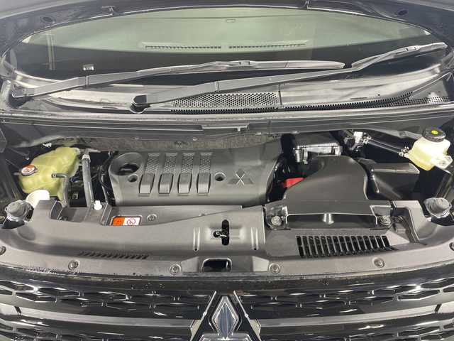 三菱 デリカＤ：５ シャモニー 神奈川県 2025(令7)年 0.1千km グラファイトグレーメタリック/ブラックマイカ 登録済未使用車/４WD/両側電動パワースライドドア/レーダークルーズコントロールシステム/ブラインドスポットモニター/シートヒーター/ステアリングヒーター/運転席パワーシート/パワーシート/スマートキー/スペアキー/LEDヘッドライト/オートライト/オートマチックハイビーム/純正18インチAW/車線逸脱警報システム/後側方車両検知警報システム/後退時交差車輛検知警報システム/衝突被害軽減ブレーキ