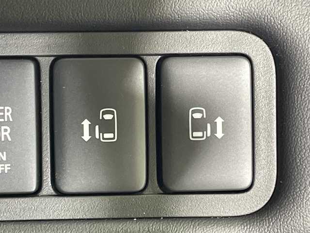 三菱 デリカＤ：５ シャモニー 神奈川県 2025(令7)年 0.1千km グラファイトグレーメタリック/ブラックマイカ 登録済未使用車/４WD/両側電動パワースライドドア/レーダークルーズコントロールシステム/ブラインドスポットモニター/シートヒーター/ステアリングヒーター/運転席パワーシート/パワーシート/スマートキー/スペアキー/LEDヘッドライト/オートライト/オートマチックハイビーム/純正18インチAW/車線逸脱警報システム/後側方車両検知警報システム/後退時交差車輛検知警報システム/衝突被害軽減ブレーキ