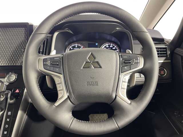 三菱 デリカＤ：５ シャモニー 神奈川県 2025(令7)年 0.1千km グラファイトグレーメタリック/ブラックマイカ 登録済未使用車/４WD/両側電動パワースライドドア/レーダークルーズコントロールシステム/ブラインドスポットモニター/シートヒーター/ステアリングヒーター/運転席パワーシート/パワーシート/スマートキー/スペアキー/LEDヘッドライト/オートライト/オートマチックハイビーム/純正18インチAW/車線逸脱警報システム/後側方車両検知警報システム/後退時交差車輛検知警報システム/衝突被害軽減ブレーキ