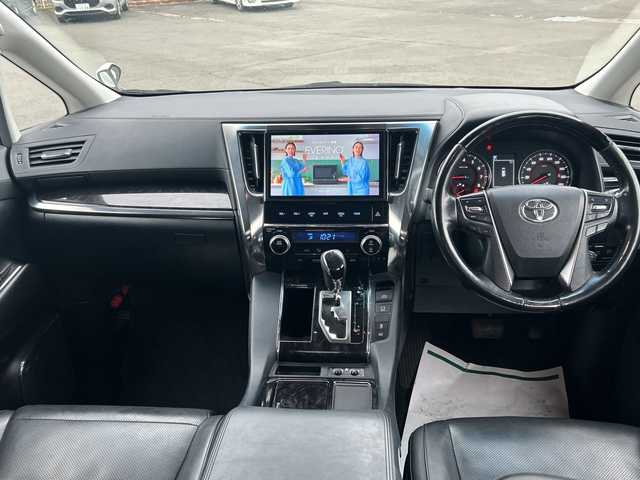 トヨタ アルファード S Cパッケージ 山梨県 2018(平30)年 5.3万km ホワイトパールクリスタルシャイン 純正１０インチナビ　/サンルーフ　/レザーシート　/バックモニター　/純正１２インチフリップダウンモニター　/シートヒーター　/ベンチレーション　/トヨタセーフティセンス/レーダークルーズコントロール　/３眼ＬＥＤライト　/ＥＴＣ　/純正フロアマット/アンビエントライト