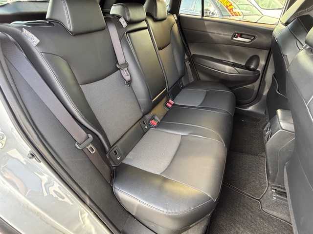 トヨタ カローラ クロス ハイブリッド Z 宮城県 2022(令4)年 5.2万km プラチナホワイトパールマイカ 登録時走行距離52043km/AppleCarPlay/FM/AM/Bluetooth/車線逸脱機能/横滑り防止装置/衝突軽減ブレーキ/コーナーセンサー/トヨタセーフティセンス/レーンディパーチャーアラート/バックカメラ/シートヒーター/ビルトインETC/ドライブレコーダー/電動パーキングブレーキ/純正アルミホイール/純正フロアマット/シートヒーター/ガラスルーフ/ドライブレコーダー/LEDライト