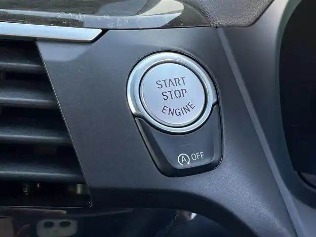 ＢＭＷ Ｘ３ xDrive20i Xライン 東京都 2019(令1)年 1.9万km 黒 純正ナビ/360°カメラ/レザーシート/ヘッドアップディスプレイ/ブラインドスポットモニター/ETC2.0/衝突軽減ブレーキ/アダプティブクルーズコントロール/純正19インチアルミホイール/フルセグTV/シートヒーター