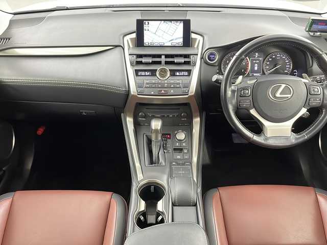 レクサス ＮＸ 300h Iパッケージ 道央・札幌 2015(平27)年 9.5万km ソニッククォーツ ・４WD   ハイブリッド/・エアロ（F.S.R）/・Lexus Safety System＋/・レーダークルーズコントロール/・プリクラッシュセーフティ/・パーキングサポートブレーキ/・純正9.8インチディスプレイ/・BD.DVD.CD.フルセグ（キャンセラー付）/・Bluretooth/USB/・バックカメラ/・パワーバックドア /・D.N席パワーシート/シートヒーター/・レザーシート/ステアリングヒーター/・ドライブレコーダー前後式/・三眼フルLEDヘッドライト/オートライト/・オートハイビーム