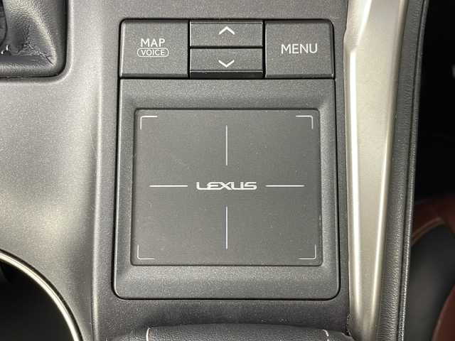 レクサス ＮＸ 300h Iパッケージ 道央・札幌 2015(平27)年 9.5万km ソニッククォーツ ・４WD   ハイブリッド/・エアロ（F.S.R）/・Lexus Safety System＋/・レーダークルーズコントロール/・プリクラッシュセーフティ/・パーキングサポートブレーキ/・純正9.8インチディスプレイ/・BD.DVD.CD.フルセグ（キャンセラー付）/・Bluretooth/USB/・バックカメラ/・パワーバックドア /・D.N席パワーシート/シートヒーター/・レザーシート/ステアリングヒーター/・ドライブレコーダー前後式/・三眼フルLEDヘッドライト/オートライト/・オートハイビーム