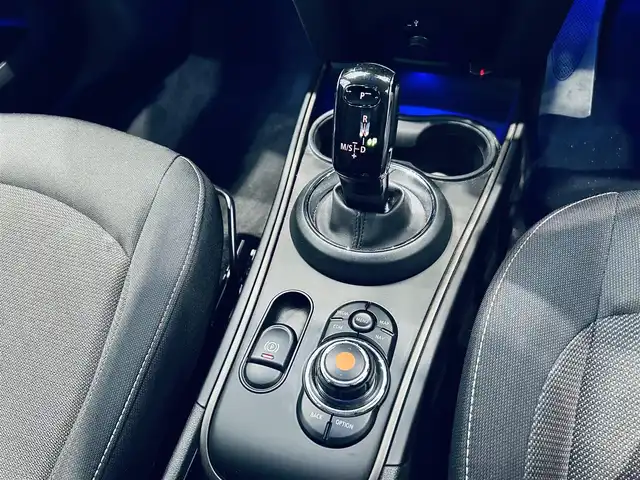 ＭＩＮＩ ＢＭＷ ミニ クロスオーバー クーパー D 大阪府 2020(令2)年 2万km チリ・レッド デジタルP/ペッパーP/ワンオーナー/インテリジェントセーフティ/ACC/HUD/純正ナビ/TV/バックカメラ/純正17インチAW/LEDヘッドライト/電動リアゲート/クリアランスソナー/ETC/コンフォートアクセス