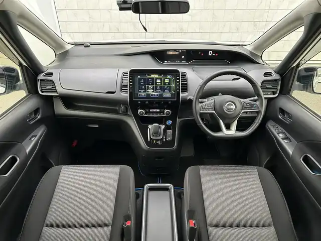 日産 セレナ e－パワー ハイウェイスター V 福岡県 2020(令2)年 5.9万km ブリリアントホワイトパール 純正10型SDナビ(フルセグTV/CD/DVD/BT)アラウンドビューモニタープロパイロットエマージェンシーブレーキコーナーセンサーBSM両側パワスラETCドラレコ純正LEDヘッドライト純正16インチアルミホイール純正フロアマットスマートキープッシュスタート