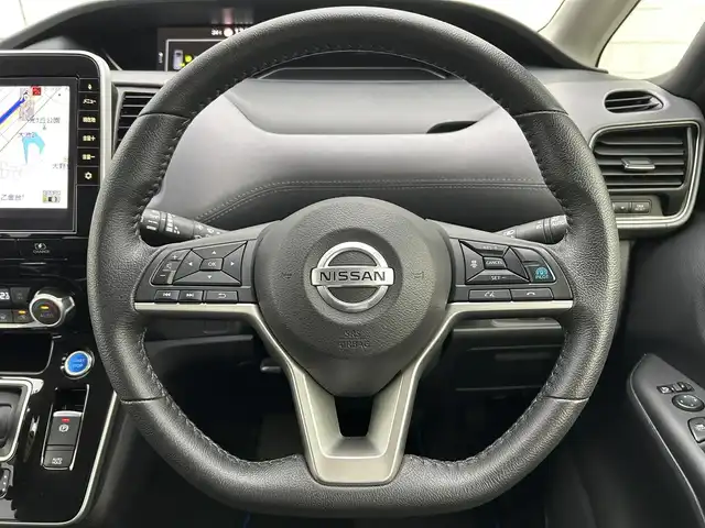 日産 セレナ e－パワー ハイウェイスター V 福岡県 2020(令2)年 5.9万km ブリリアントホワイトパール 純正10型SDナビ(フルセグTV/CD/DVD/BT)アラウンドビューモニタープロパイロットエマージェンシーブレーキコーナーセンサーBSM両側パワスラETCドラレコ純正LEDヘッドライト純正16インチアルミホイール純正フロアマットスマートキープッシュスタート