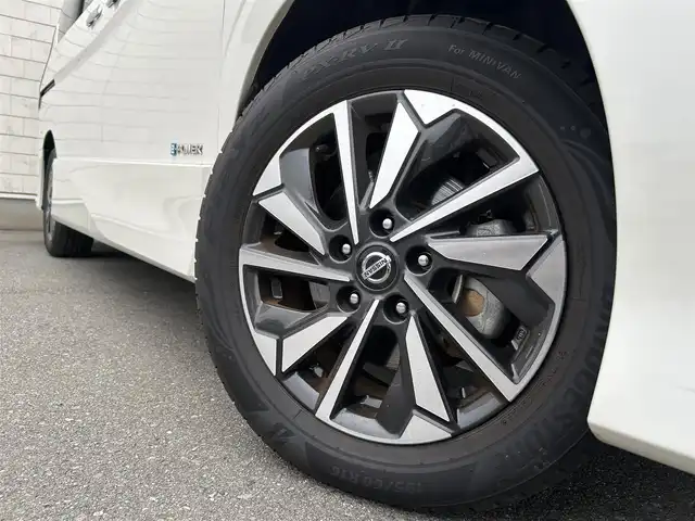 日産 セレナ e－パワー ハイウェイスター V 福岡県 2020(令2)年 5.9万km ブリリアントホワイトパール 純正10型SDナビ(フルセグTV/CD/DVD/BT)アラウンドビューモニタープロパイロットエマージェンシーブレーキコーナーセンサーBSM両側パワスラETCドラレコ純正LEDヘッドライト純正16インチアルミホイール純正フロアマットスマートキープッシュスタート