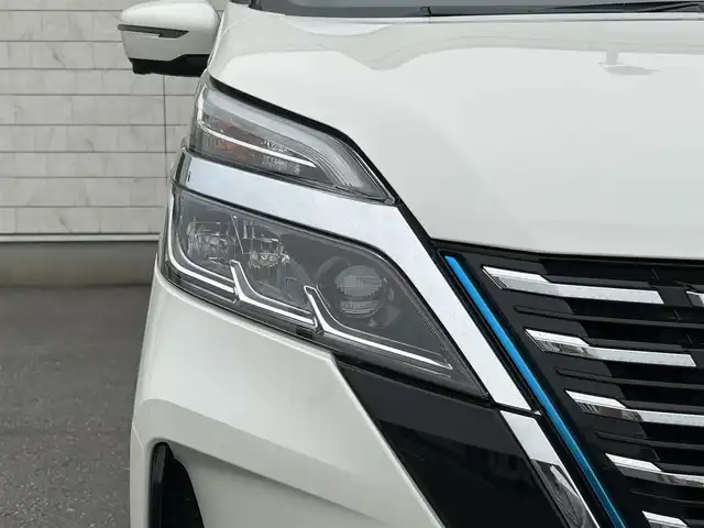 日産 セレナ e－パワー ハイウェイスター V 福岡県 2020(令2)年 5.9万km ブリリアントホワイトパール 純正10型SDナビ(フルセグTV/CD/DVD/BT)アラウンドビューモニタープロパイロットエマージェンシーブレーキコーナーセンサーBSM両側パワスラETCドラレコ純正LEDヘッドライト純正16インチアルミホイール純正フロアマットスマートキープッシュスタート