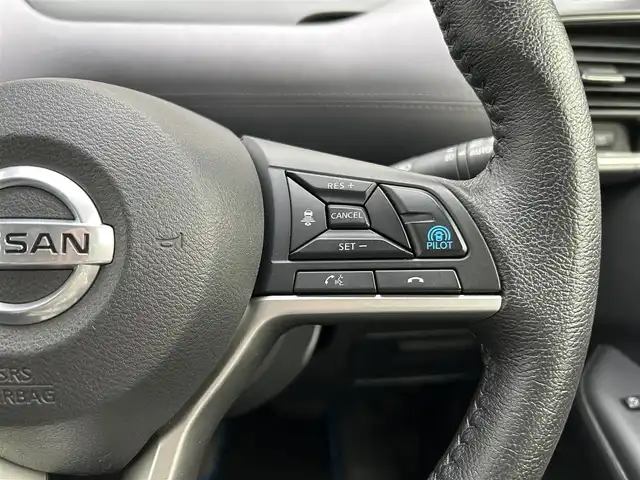 日産 セレナ e－パワー ハイウェイスター V 福岡県 2020(令2)年 5.9万km ブリリアントホワイトパール 純正10型SDナビ(フルセグTV/CD/DVD/BT)アラウンドビューモニタープロパイロットエマージェンシーブレーキコーナーセンサーBSM両側パワスラETCドラレコ純正LEDヘッドライト純正16インチアルミホイール純正フロアマットスマートキープッシュスタート