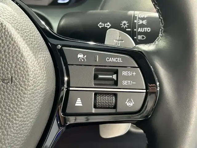 ホンダ ＺＲ－Ｖ ハイブリッド e:HEV Z 愛知県 2023(令5)年 1.2万km プレミアムクリスタルブルークリスタル 純正９型ホンダコネクトナビ　/(FM/AM/USB/Bluetooth/フルセグTV/スマホ連載）/ＢＯＳＥサウンド　/アラウンドビューモニター　/ホンダセンシング　/　　-衝突軽減ブレーキ（CNBS)/　　-誤発進抑制機能/　　-路線逸脱抑制機能/　　-アダプティブクルーズコントロール（ACC)/　　-先行車発進お知らせ機能/　　-標識認識機能/　　-オートハイビーム/　　-ブラインドスポットモニター/　　-パーキングセンサー/ステアリングヒーター　/茶革シート　/ビルトインＥＴＣ２．０　/電動バックドア　/メモリー付パワーシート　/シートヒーター/LEDヘッドライト