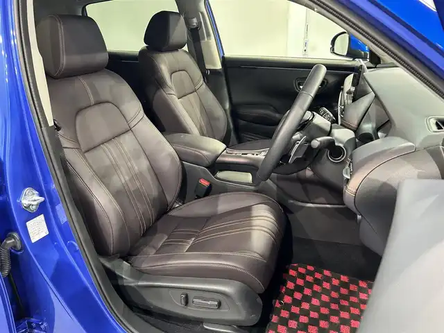 ホンダ ＺＲ－Ｖ ハイブリッド e:HEV Z 愛知県 2023(令5)年 1.2万km プレミアムクリスタルブルークリスタル 純正９型ホンダコネクトナビ　/(FM/AM/USB/Bluetooth/フルセグTV/スマホ連載）/ＢＯＳＥサウンド　/アラウンドビューモニター　/ホンダセンシング　/　　-衝突軽減ブレーキ（CNBS)/　　-誤発進抑制機能/　　-路線逸脱抑制機能/　　-アダプティブクルーズコントロール（ACC)/　　-先行車発進お知らせ機能/　　-標識認識機能/　　-オートハイビーム/　　-ブラインドスポットモニター/　　-パーキングセンサー/ステアリングヒーター　/茶革シート　/ビルトインＥＴＣ２．０　/電動バックドア　/メモリー付パワーシート　/シートヒーター/LEDヘッドライト