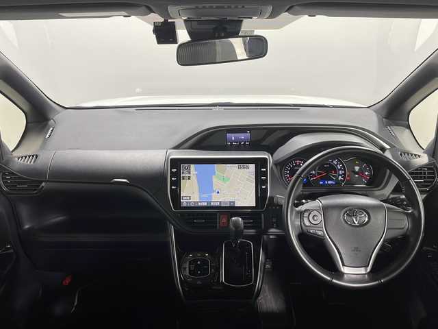 トヨタ ヴォクシー ZS 煌Ⅱ 広島県 2020(令2)年 6.2万km ホワイトパールクリスタルシャイン 禁煙/純正１０型ナビ/・Bluetooth接続/・CD/DVD再生機能/・フルセグテレビ/両側パワースライドドア/クルーズコントロール/バックカメラ/前後コーナーセンサー/ドライブレコーダー/ビルトインＥＴＣ/オートマティックハイビーム/衝突軽減ブレーキ/誤発進抑制機能/LEDヘッドランプ