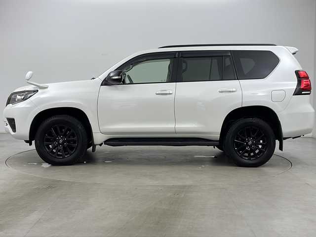 トヨタ ランドクルーザー プラド TX-L 70thアニバーサリーLTD 道央・札幌 2022(令4)年 4.1万km ホワイトパールクリスタルシャイン ・4WD/・ワンオーナー/・ディーゼル/・寒冷地仕様/・サンルーフ/・アルパインディスプレイオーディオ&BT&HDMI&Applecarplay&Androidauto/・トヨタセーフティセンス/・プリクラッシュセーフティ/・レーンディパーチャーアラート/・オートマチックハイビーム/・ロードサインアシスト/・レーダークルーズコントロール/・先行車発進お知らせ/・ヒルディングアシストコントロール/・バックカメラ/・純正AW付スタッドレス積込/・純正エンジンスターター/・茶レザーシート/・パワーシート/・エアシート/・シートヒーター/・オートワイパー/・フロントワイパーデアイサー/・ミラーヒーター/・ビルトインETC/・革巻きステアリング/・ステアリングスイッチ/・ヘッドライトウォッシャー/・オートマチックハイビーム/・オートライト/・LEDヘッドライト/・LEDフォグ/・スマートキー/・スペアキー/・プッシュスタート