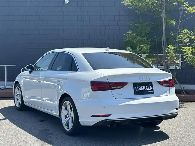 アウディ Ａ３ セダン 1．4 TFSI スポーツ 滋賀県 2017(平29)年 3.2万km 白 純正ナビ/CD/DVD/BT/USB/AUX/フルセグテレビ/ETC/バーチャルコックピット/LEDヘッドライト/バックカメラ/シートヒーター/ACC