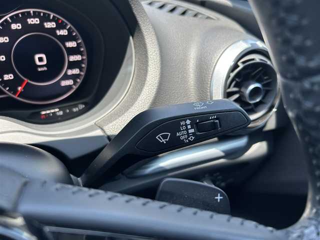 アウディ Ａ３ セダン 1．4 TFSI スポーツ 滋賀県 2017(平29)年 3.2万km 白 純正ナビ/CD/DVD/BT/USB/AUX/フルセグテレビ/ETC/バーチャルコックピット/LEDヘッドライト/バックカメラ/シートヒーター/ACC