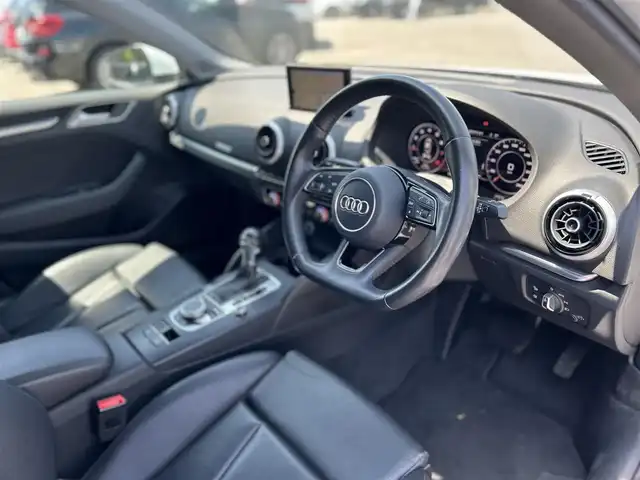 アウディ Ａ３ セダン 1．4 TFSI スポーツ 滋賀県 2017(平29)年 3.2万km 白 純正ナビ/CD/DVD/BT/USB/AUX/フルセグテレビ/ETC/バーチャルコックピット/LEDヘッドライト/バックカメラ/シートヒーター/ACC