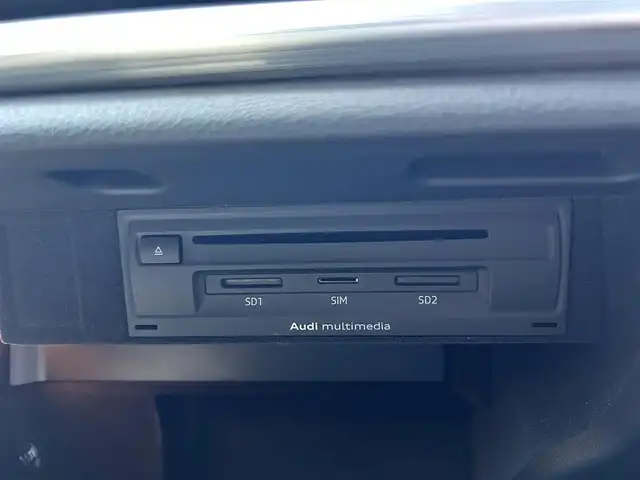 アウディ Ａ３ セダン 1．4 TFSI スポーツ 滋賀県 2017(平29)年 3.2万km 白 純正ナビ/CD/DVD/BT/USB/AUX/フルセグテレビ/ETC/バーチャルコックピット/LEDヘッドライト/バックカメラ/シートヒーター/ACC