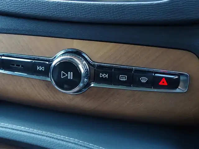 ボルボ ＸＣ９０ B5 AWD ノルディックED 埼玉県 2020(令2)年 3.1万km サヴィルグレーメタリック 100台限定車 /グレーレザーシート /アダプティブクルーズコントロール /インテリセーフ /パノラミックスライディングルーフ /harman/kardon /CarPlay /パークセンサー/ブラインドスポットモニター /全周囲カメラ /純正ナビ /ドラレコ /ETC/フルセグTV/シートポジションメモリー機能/全席シートヒーター/ステアリングヒーター