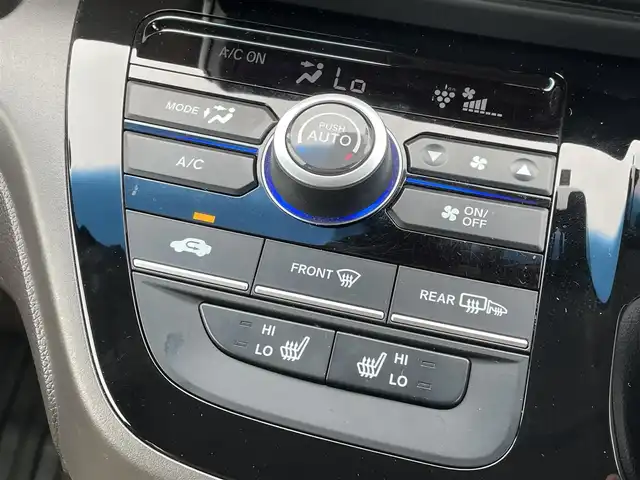 ホンダ フリード ハイブリット G 青森県 2022(令4)年 2.4万km プレミアムクリスタルブルークリスタル ４WD/純正ナビ/フルセグTV/CD/DVD/BT/バックカメラ/ナビ連動型ドライブレコーダー（前後）/スマートキー×２/ETC/両側パワースライドドア/ホンダセンシング/LEDヘッドライト/シートカバー付き