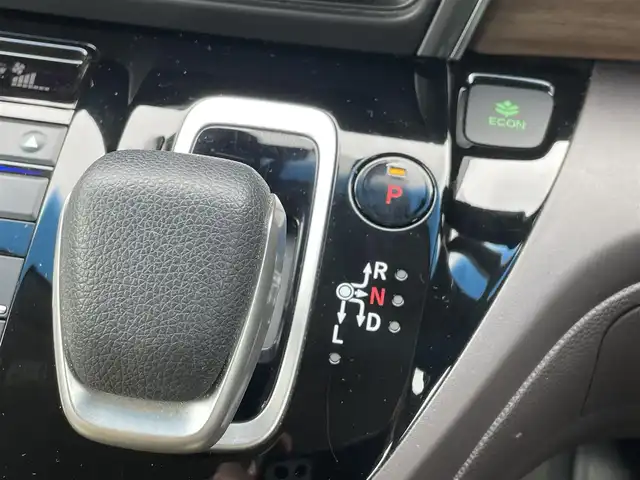 ホンダ フリード ハイブリット G 青森県 2022(令4)年 2.4万km プレミアムクリスタルブルークリスタル ４WD/純正ナビ/フルセグTV/CD/DVD/BT/バックカメラ/ナビ連動型ドライブレコーダー（前後）/スマートキー×２/ETC/両側パワースライドドア/ホンダセンシング/LEDヘッドライト/シートカバー付き