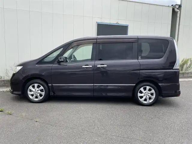 日産 セレナ ハイウェイスター 福島県 2011(平23)年 12万km オーロラモーヴ (株)IDOMが運営する【じしゃロン福島店】の自社ローン専用車両になります。こちらは現金またはオートローンご利用時の価格です。自社ローンご希望の方は別途その旨お申付け下さい/純正ナビ/フルセグTV/フリップダウンモニター/両パワスラ/サンシェード/革巻ステ/ドアバイザー/ETC