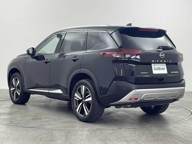 日産 エクストレイル G e－4ORCE 群馬県 2025(令7)年 0.2万km ダイヤモンドブラック ニッサンコネクトナビ/前方ドライブレコーダー/全席シートヒーター/パーキングアシスト/プロパイロット/Bluetooth/USB端子/ワイヤレス充電/LEDヘッドライト/アラウンドビューモニター/メモリ付パワーシート/電動リアゲート/デジタルインナーミラー/純正フロアマット/純正AW