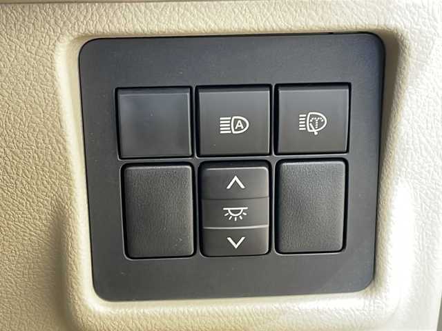 トヨタ ランドクルーザー プラド TX Lパッケージ 福井県 2018(平30)年 8.8万km ホワイトパールクリスタルシャイン ワンオーナー/ムーンルーフ/ソレックスヒッチメンバー/純正7インチSDナビ(NSZT-W66T)/DVD/CD/SD/USB/HDMI/バックカメラ/レーダークルーズコントロール/レーンキープアシスト/コーナーセンサー/オートハイビーム/ETC/フロア格納サードシート（電動）/レザーシート/パワーシート/シートヒーター/エアシート/オートライト/LEDヘッドライト/純正18インチアルミホイール/プッシュスタート/スマートキー×2/ヘッドライトウォッシャー/ステアリングスイッチ