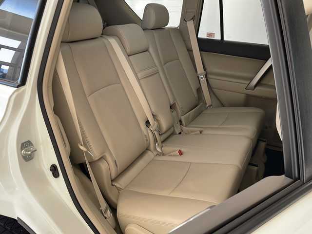 トヨタ ランドクルーザー プラド TX Lパッケージ 福井県 2018(平30)年 8.8万km ホワイトパールクリスタルシャイン ワンオーナー/ムーンルーフ/ソレックスヒッチメンバー/純正7インチSDナビ(NSZT-W66T)/DVD/CD/SD/USB/HDMI/バックカメラ/レーダークルーズコントロール/レーンキープアシスト/コーナーセンサー/オートハイビーム/ETC/フロア格納サードシート（電動）/レザーシート/パワーシート/シートヒーター/エアシート/オートライト/LEDヘッドライト/純正18インチアルミホイール/プッシュスタート/スマートキー×2/ヘッドライトウォッシャー/ステアリングスイッチ