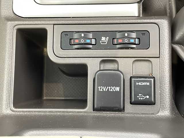 トヨタ ランドクルーザー プラド TX Lパッケージ 福井県 2018(平30)年 8.8万km ホワイトパールクリスタルシャイン ワンオーナー/ムーンルーフ/ソレックスヒッチメンバー/純正7インチSDナビ(NSZT-W66T)/DVD/CD/SD/USB/HDMI/バックカメラ/レーダークルーズコントロール/レーンキープアシスト/コーナーセンサー/オートハイビーム/ETC/フロア格納サードシート（電動）/レザーシート/パワーシート/シートヒーター/エアシート/オートライト/LEDヘッドライト/純正18インチアルミホイール/プッシュスタート/スマートキー×2/ヘッドライトウォッシャー/ステアリングスイッチ