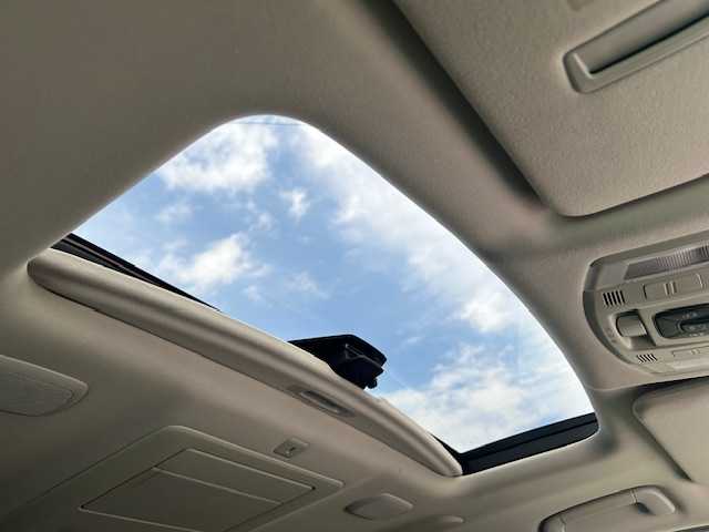 トヨタ アルファード 240S 東京都 2013(平25)年 10.8万km ホワイトパールクリスタルシャイン ワンオーナー/純正HDDナビ【AM/FM/BT/CD/DVD】/両側パワースライドドア/純正フリップダウンモニター/サンルーフ/横滑り防止装置/純正ETC/純正AW18インチ/純正フロアマット/USB入力端子/オートライト/保証書/取扱説明書/スペアキー×1